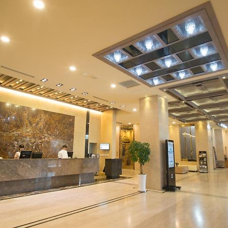 Hotel International Чханвон Екстер'єр фото