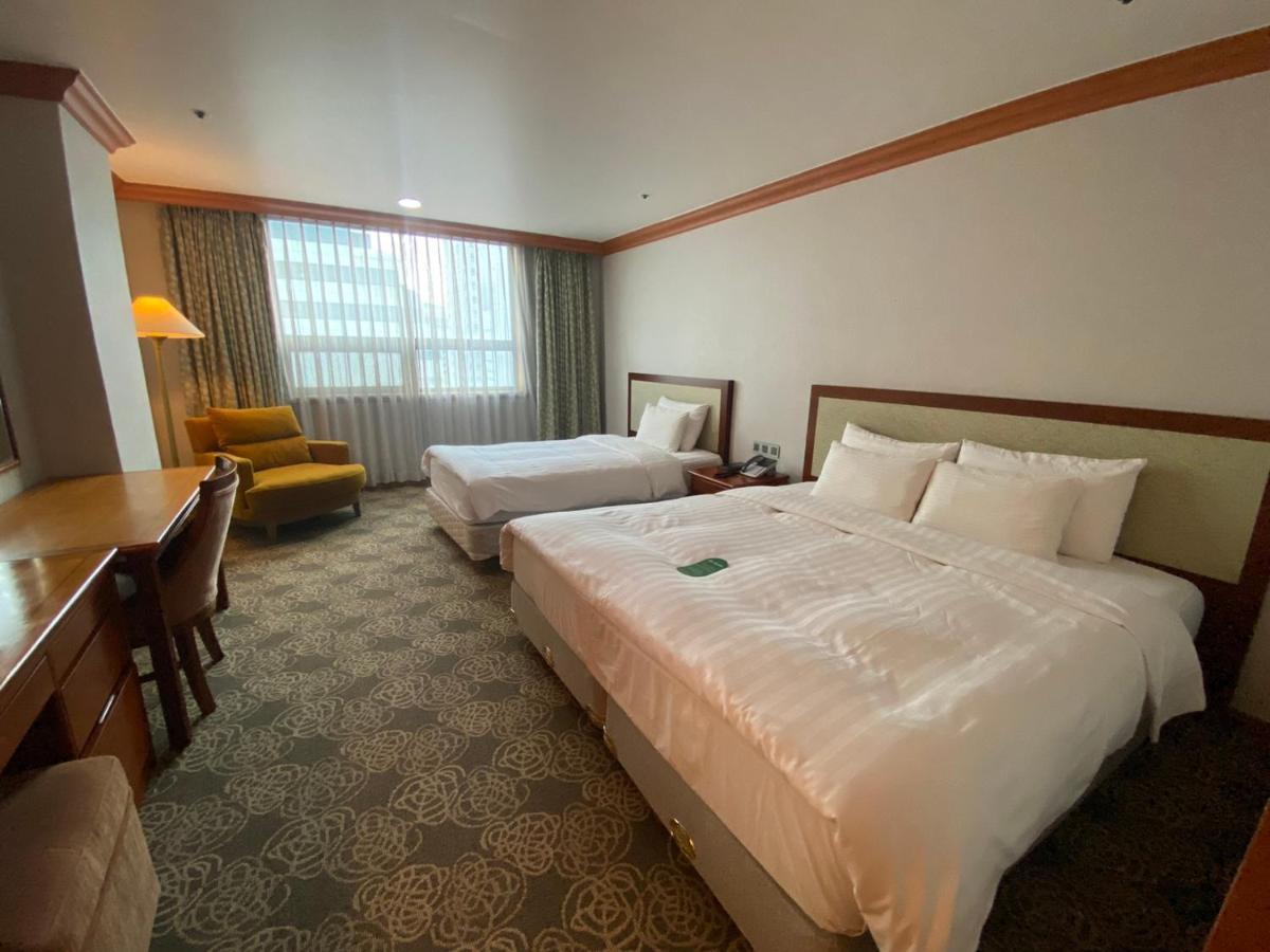 Hotel International Чханвон Екстер'єр фото