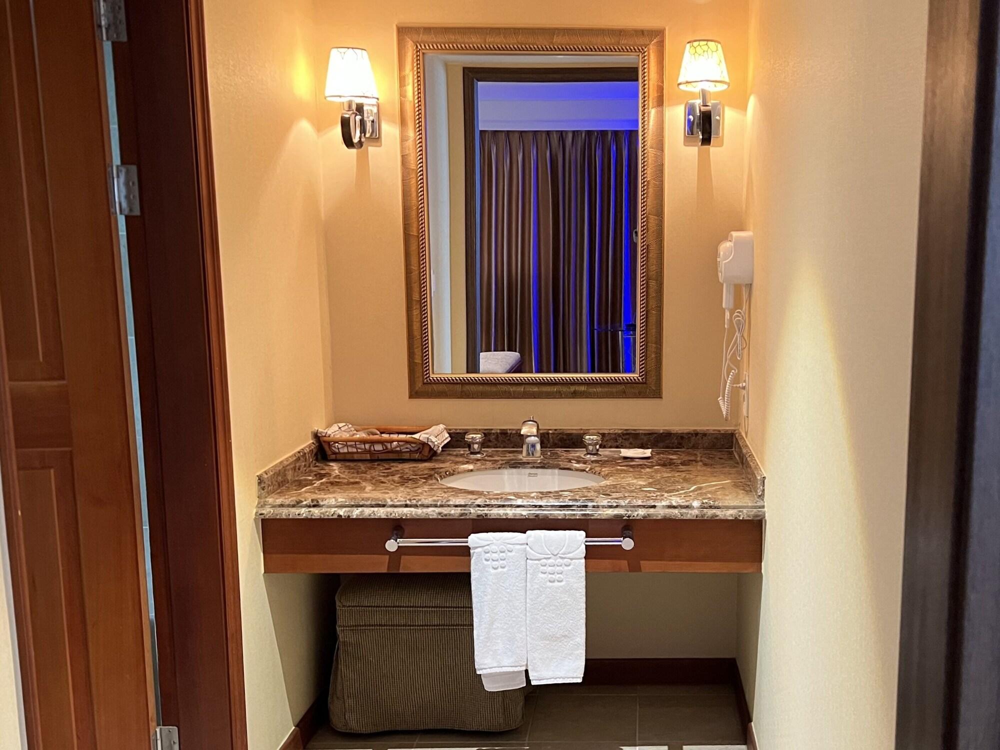 Hotel International Чханвон Екстер'єр фото