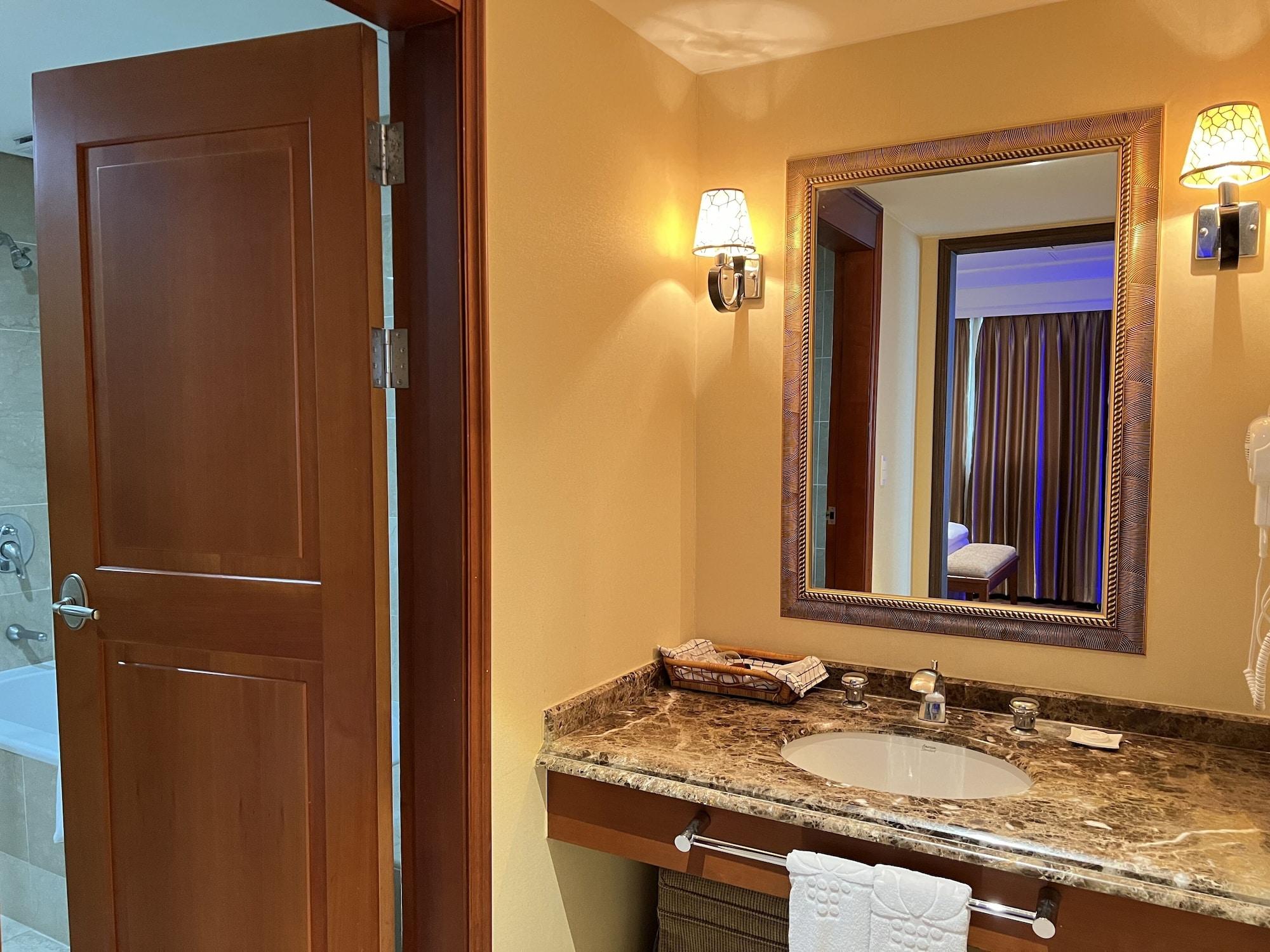 Hotel International Чханвон Екстер'єр фото