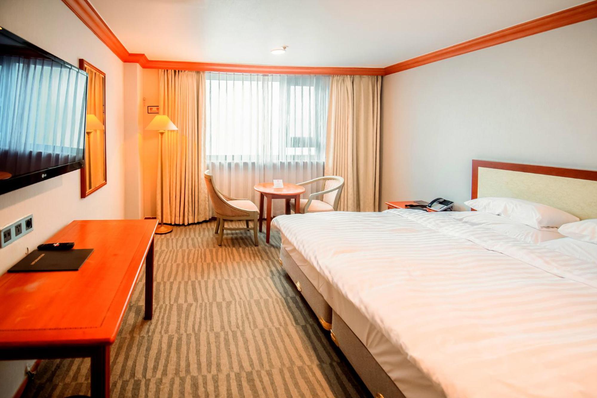 Hotel International Чханвон Екстер'єр фото