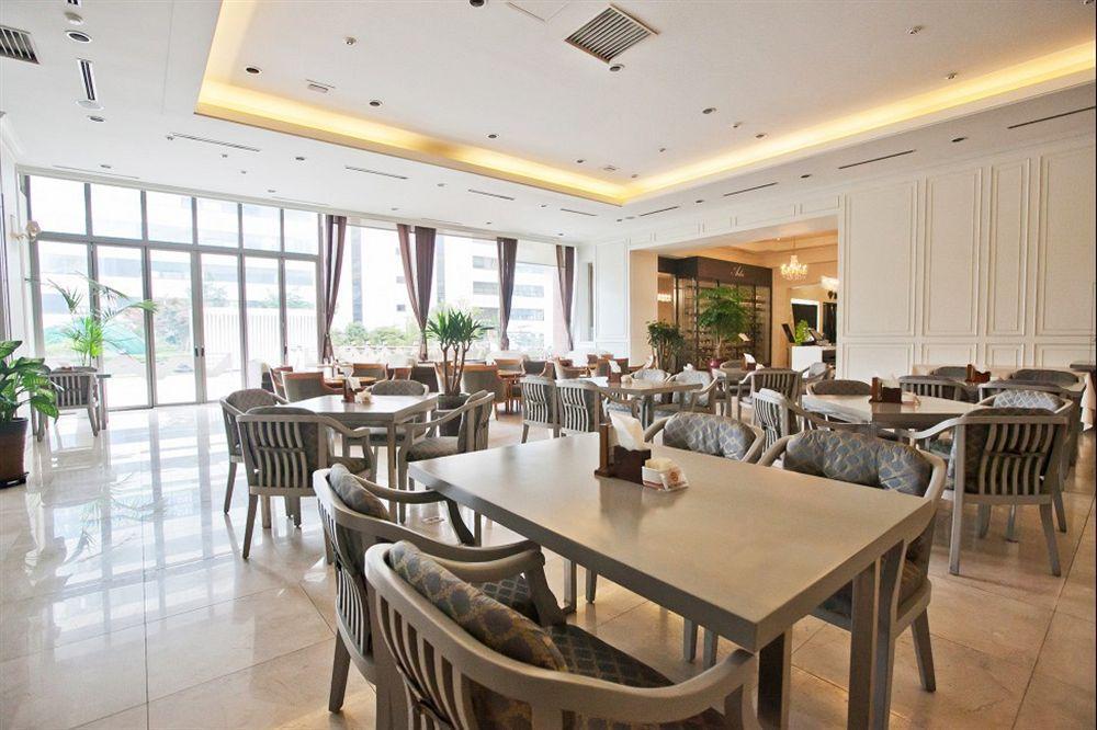 Hotel International Чханвон Екстер'єр фото