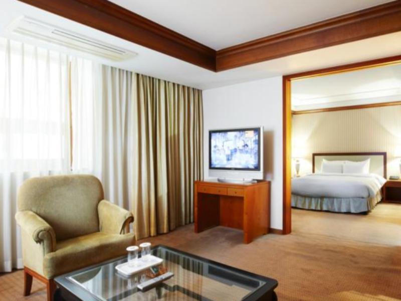 Hotel International Чханвон Екстер'єр фото