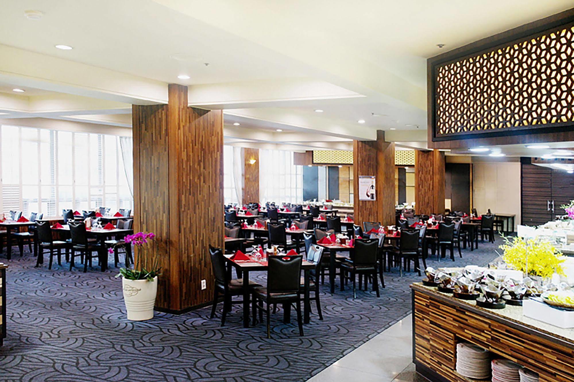 Hotel International Чханвон Екстер'єр фото