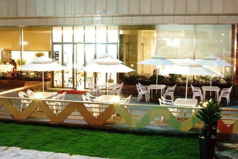 Hotel International Чханвон Екстер'єр фото