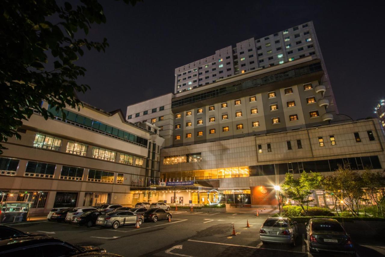 Hotel International Чханвон Екстер'єр фото