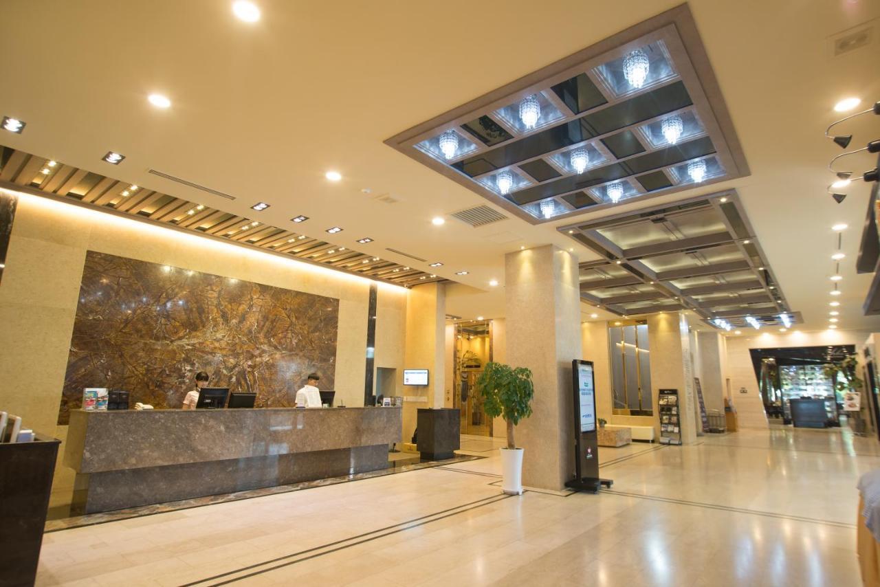 Hotel International Чханвон Екстер'єр фото
